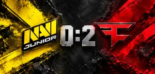 Ilustración: emblemas de NAVI Junior y FaZe con el resultado de la final, 0:2.